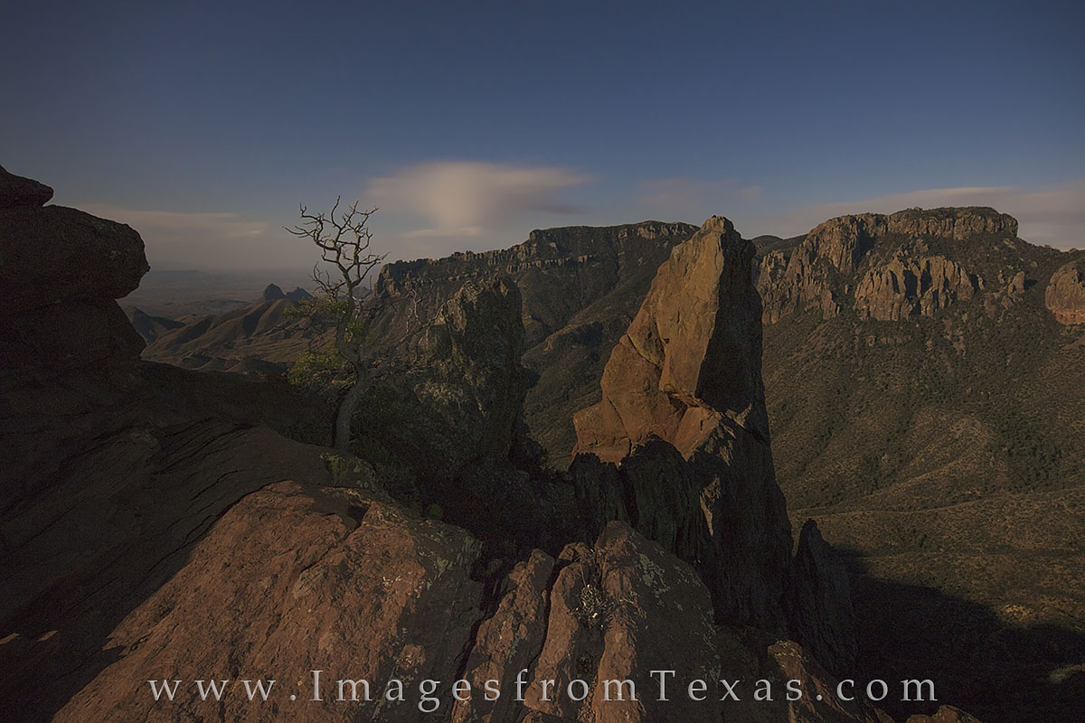 lost mine trail, big bend national park, hiking, texas hikes, chisos mountains, full moon, night photography, texas at night, big bend, moon