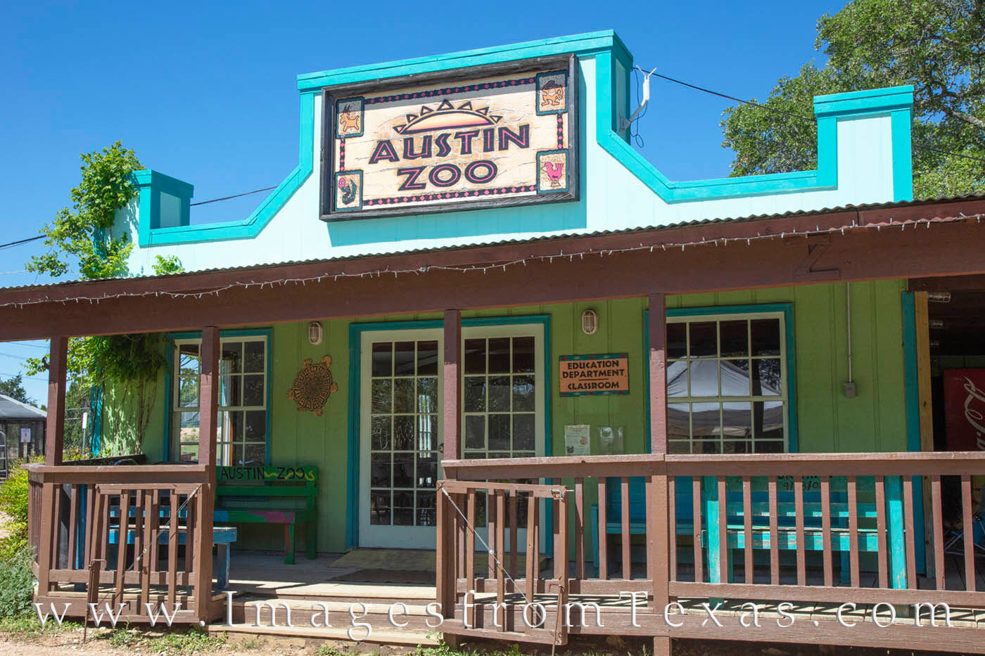 The front of the Austin Zoo’s office welcomes visitors to the wildlife rescue center.
