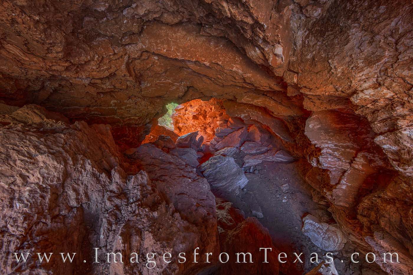 Cavern beneath the Natural Bridge 1