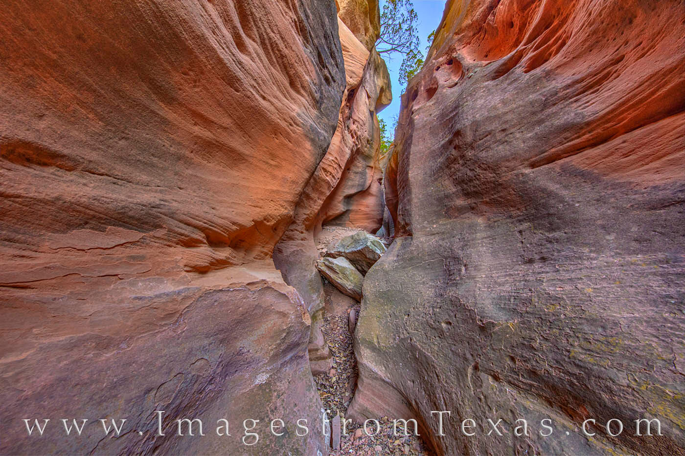 Just above Fern Cave, the Fern Cave Slot Canyon is a beautiful Trujillo sandstone formation.