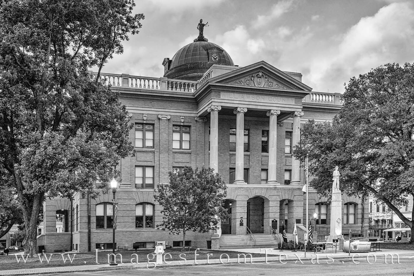 The Williamson County Courthouse in Georgetown, Tx, in black and white.